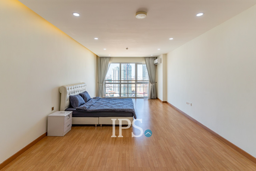 Duplex 3 Bedroom Penthouse Serviced Condo For Rent - Veal Vong, Phnom Penh