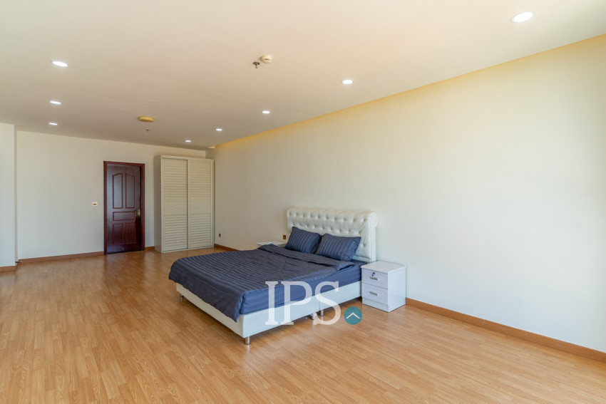 Duplex 3 Bedroom Penthouse Serviced Condo For Rent - Veal Vong, Phnom Penh