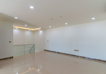 Duplex 3 Bedroom Penthouse Serviced Condo For Rent - Veal Vong, Phnom Penh thumbnail