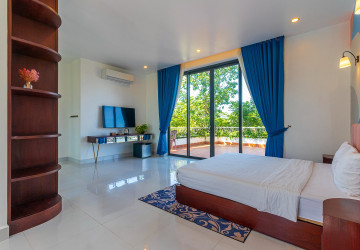 13 Bedroom Residential Compound For Sale - Sangkat Siem Reap, Siem Reap thumbnail