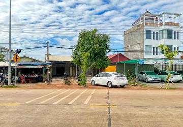 2 Bedroom Shophouse For Rent - Svay Dangkum, Siem Reap thumbnail