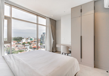 3 Bedroom Serviced Apartment For Rent - Beoung Raing, Phnom Penh thumbnail