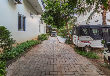 1 Bedroom Apartment For Rent - Svay Dangkum, Siem Reap thumbnail