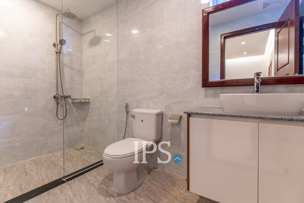 1 Bedroom Serviced Apartment For Rent - BKK1, Phnom Penh - Image 12