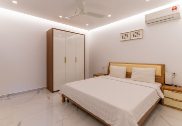 1 Bedroom Serviced Apartment For Rent - BKK1, Phnom Penh thumbnail