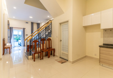 4 Bedroom Townhouse For Rent - Veal Sbov, Phnom Penh thumbnail