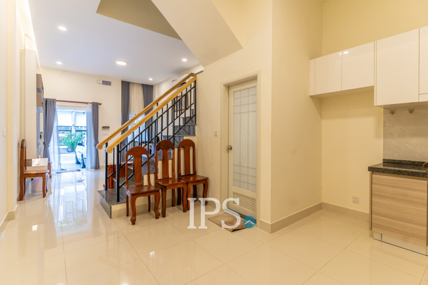 4 Bedroom Townhouse For Rent - Veal Sbov, Phnom Penh