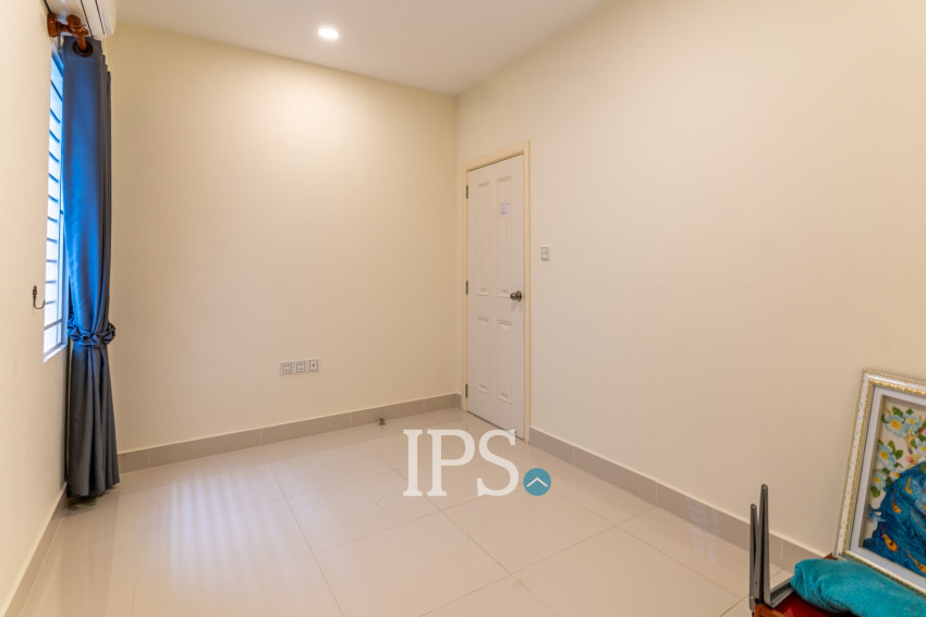 4 Bedroom Townhouse For Rent - Veal Sbov, Phnom Penh