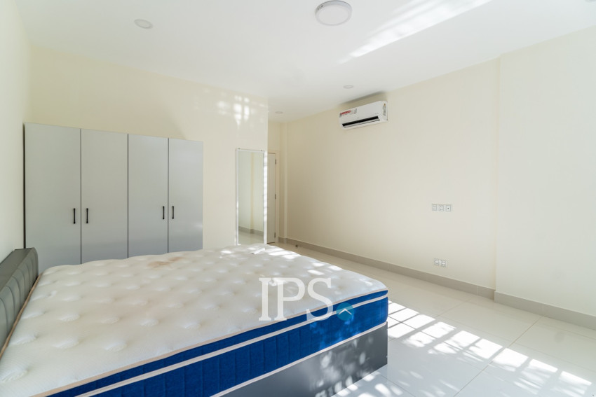 4 Bedroom Townhouse For Rent - Veal Sbov, Phnom Penh