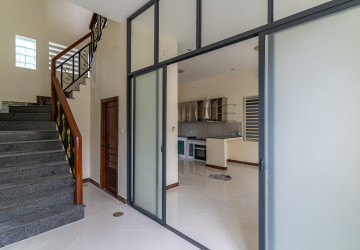 5 Room Commercial Villa For Rent - Boeung Kak 2, Phnom Penh thumbnail