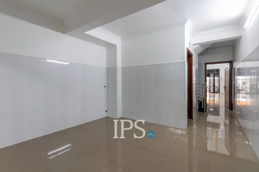 4 Bedroom Shophouse For Rent - Sala Kamreuk, Siem Reap