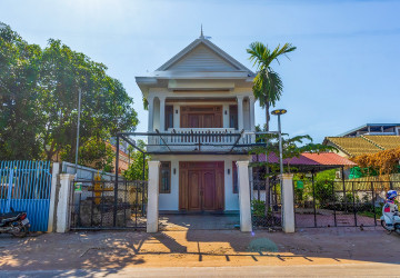 9 Bedroom Guesthouse For Rent - Slor Kram, Siem Reap thumbnail