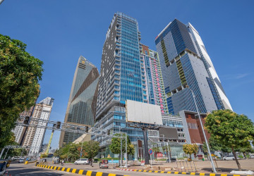 82 Sqm Office Space For Rent - Diamond Twin Tower, Tonle Bassac, Phnom Penh thumbnail