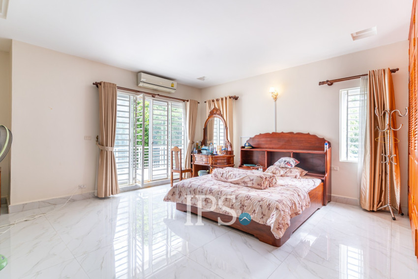 4 Bedroom Villa For Rent - Borey Hi Tech Luxury, Chbar Ampov, Phnom Penh