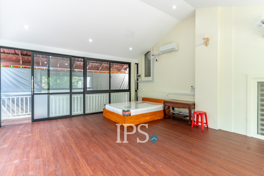 4 Bedroom Villa For Rent - Borey Hi Tech Luxury, Chbar Ampov, Phnom Penh