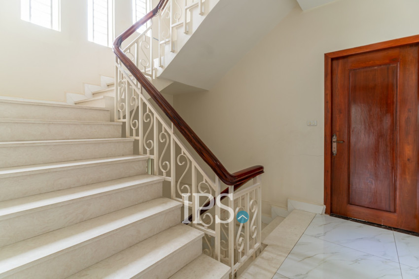 4 Bedroom Villa For Rent - Borey Hi Tech Luxury, Chbar Ampov, Phnom Penh