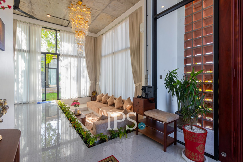 3 Bedroom Villa For Sale - Sangkat Siem Reap, Siem Reap