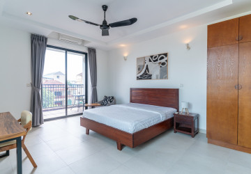 3 Bedroom Serviced Apartment For Rent - Teuk Thla, Phnom Penh thumbnail