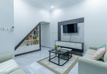 1 Bedroom Apartment For Rent - Tuek Thla, Phnom Penh thumbnail