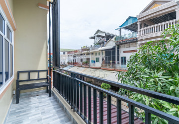 1 Bedroom Apartment For Rent - Tuek Thla, Phnom Penh thumbnail