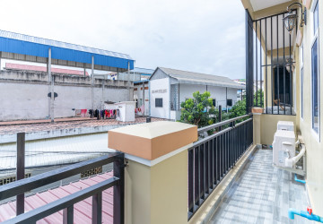 1 Bedroom Apartment For Rent - Tuek Thla, Phnom Penh thumbnail