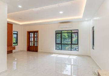 6 Bedroom  Villa  For Rent -  Chakto Mukh, Phnom Penh thumbnail