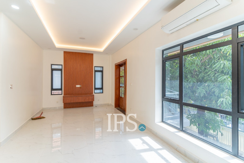 6 Bedroom  Villa  For Rent -  Chakto Mukh, Phnom Penh