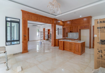 6 Bedroom  Villa  For Rent -  Chakto Mukh, Phnom Penh thumbnail