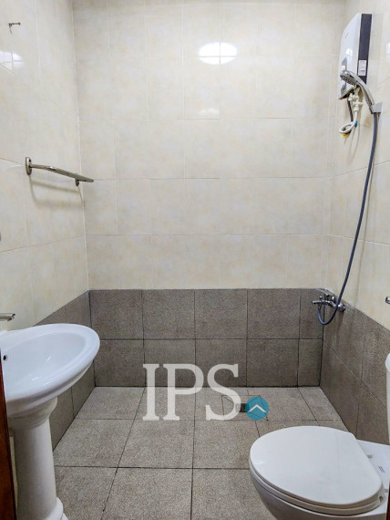 4 Bedroom Link House For Rent - Borey Chip Mong Sensok, Phnom Penh