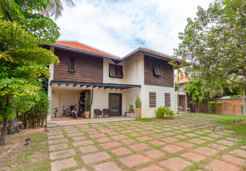 3 Bedroom Villa For Rent - Svay Dangkum, Siem Reap thumbnail