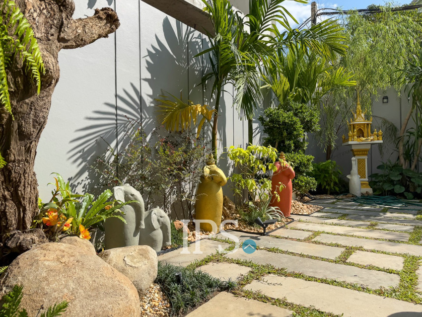 5 Bedroom Villa For Rent - Svay Dangkum, Siem Reap