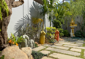 5 Bedroom Villa For Rent - Svay Dangkum, Siem Reap thumbnail