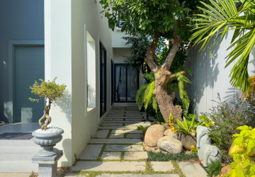 5 Bedroom Villa For Rent - Svay Dangkum, Siem Reap thumbnail