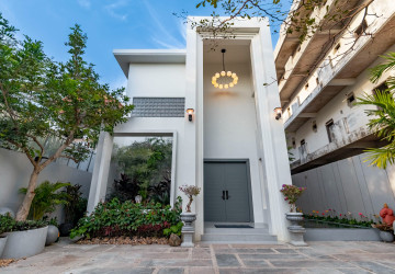 5 Bedroom Villa For Rent - Svay Dangkum, Siem Reap thumbnail