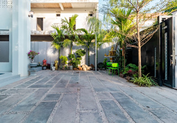 5 Bedroom Villa For Rent - Svay Dangkum, Siem Reap thumbnail