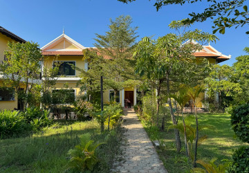 6 Bedroom Villa For Rent - Svay Dangkum, Siem Reap thumbnail