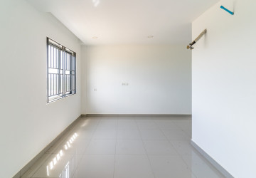 4 Bedroom Shophouse For Rent - Chak Angrae Krom, Phnom Penh thumbnail