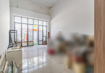 4 Bedroom Shophouse For Rent - Chak Angrae Krom, Phnom Penh thumbnail