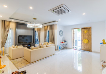 6 Bedroom Queen Villa For Rent - Chak Angrae Kraom, Phnom Penh thumbnail