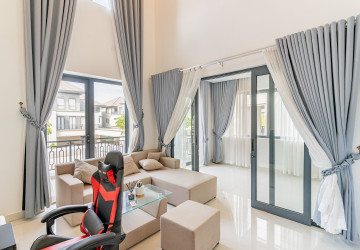 6 Bedroom Queen Villa For Rent - Chak Angrae Kraom, Phnom Penh thumbnail