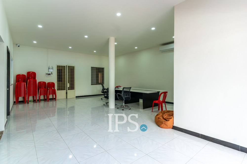 305 Sqm Commercial Villa For Rent - Boeung Trabek, Phnom Penh - Image 11