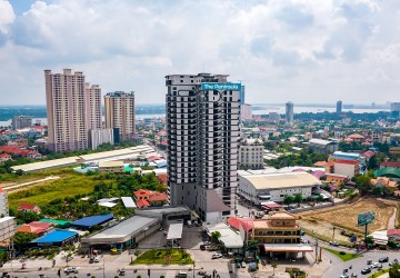 9th Floor 2 Bedroom Condo For Sale - Peninsula Residence, Chroy Changvar, Phnom Penh thumbnail