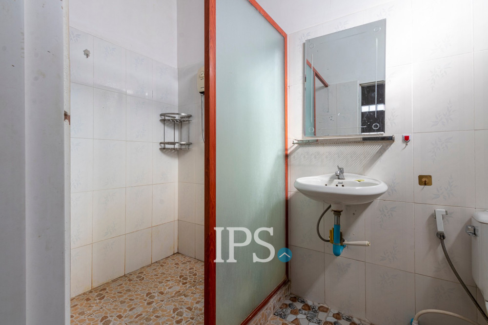 1 Bedroom Apartment For Rent - Sala Kamruek, Siem Reap - Image 12