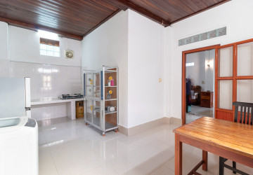 1 Bedroom Apartment For Rent - Sala Kamruek, Siem Reap thumbnail