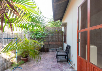 1 Bedroom Apartment For Rent - Sala Kamruek, Siem Reap thumbnail