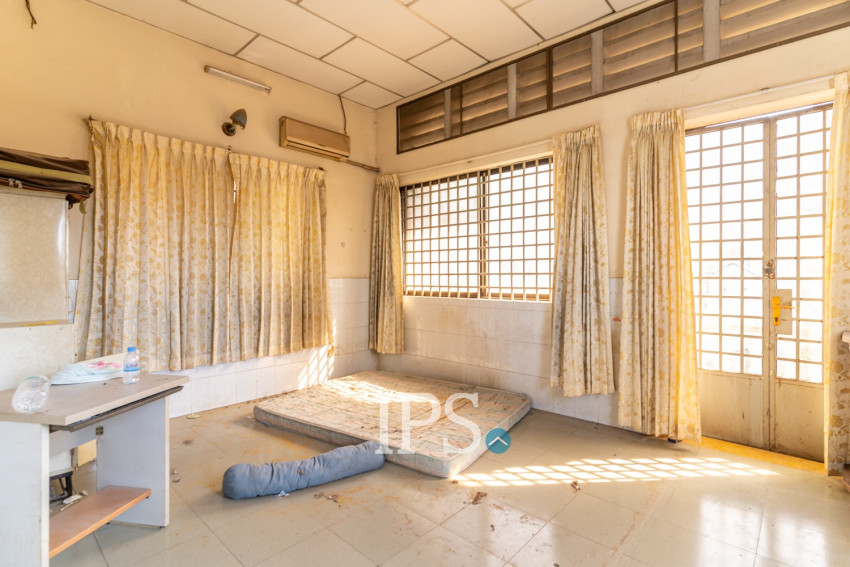 5 Bedroom Shophouse For Rent - Toul Tum Poung 1, Phnom Penh