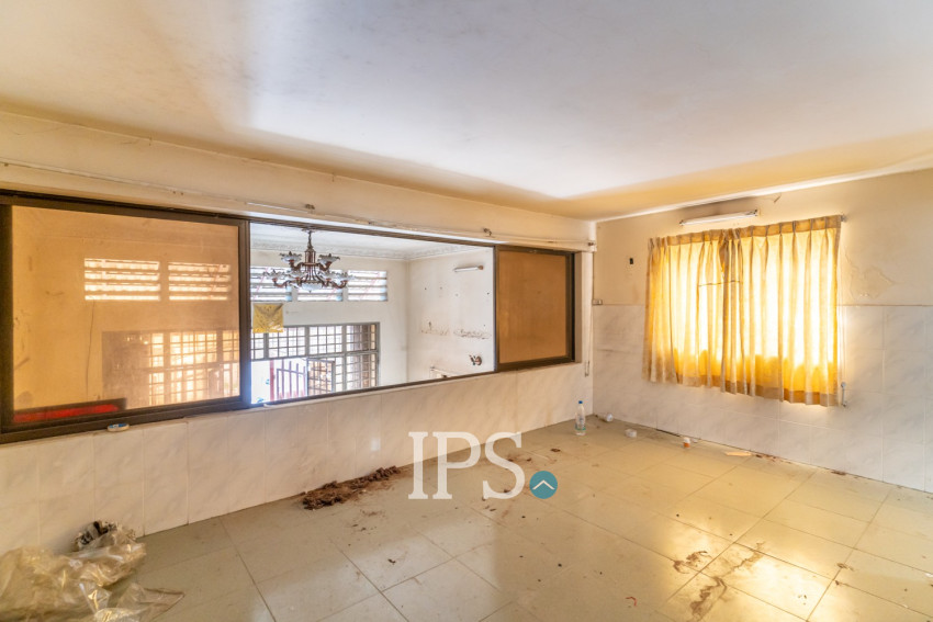 5 Bedroom Shophouse For Rent - Toul Tum Poung 1, Phnom Penh