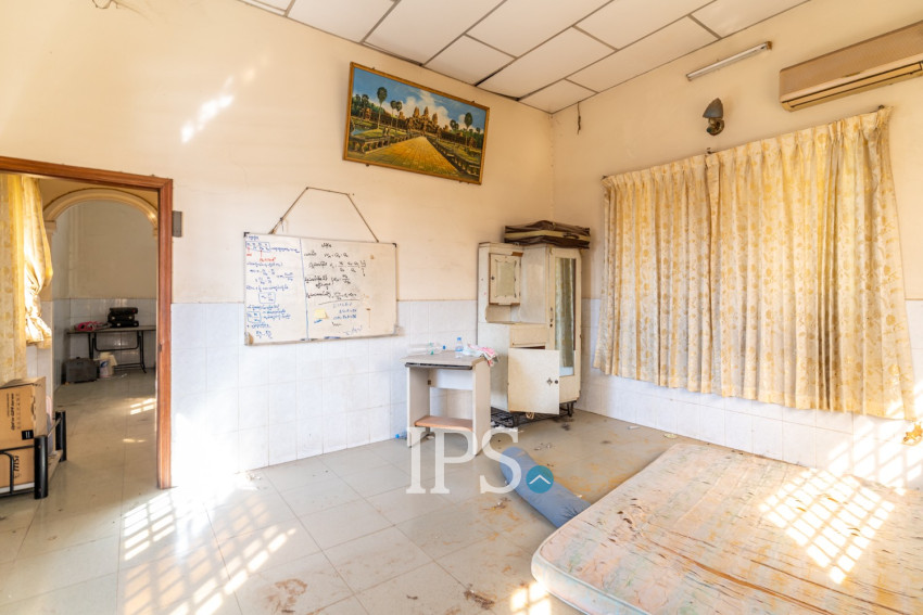 5 Bedroom Shophouse For Sale - Toul Tum Poung 1, Phnom Penh