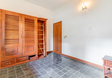 Renovated 1 Bedroom Apartment For Rent - BKK1, Phnom Penh thumbnail