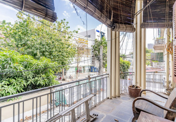 Renovated 1 Bedroom Apartment For Rent - BKK1, Phnom Penh thumbnail